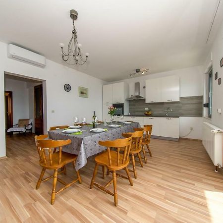 Apartments L&L Dugi Rat Zewnętrze zdjęcie