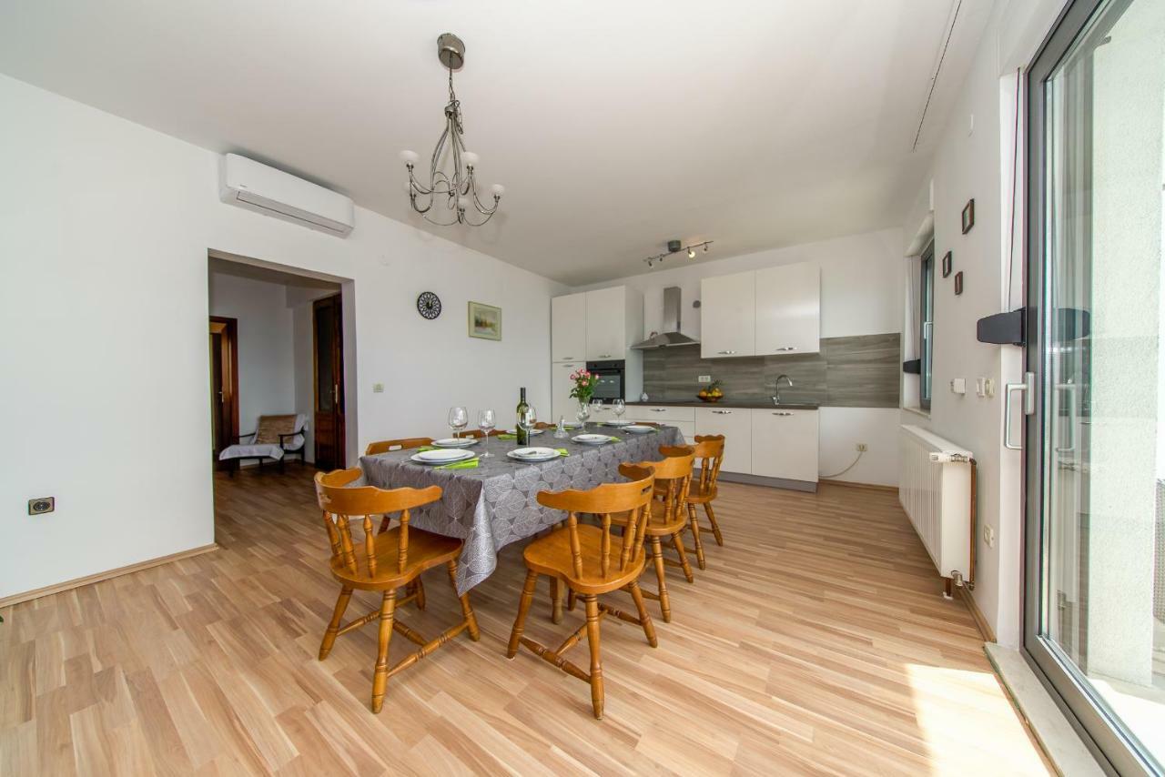 Apartments L&L Dugi Rat Zewnętrze zdjęcie