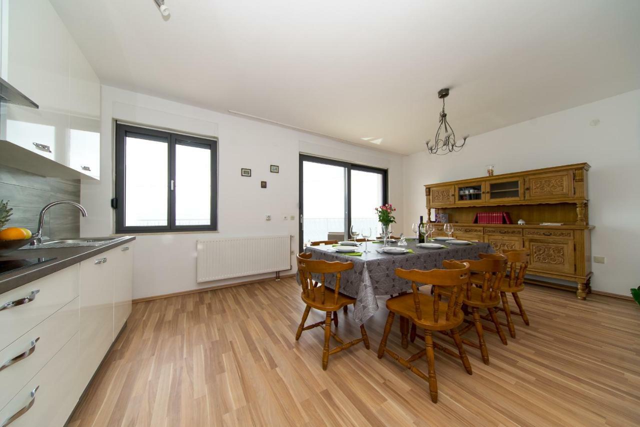 Apartments L&L Dugi Rat Zewnętrze zdjęcie