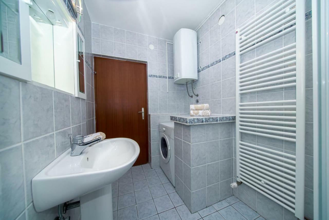 Apartments L&L Dugi Rat Zewnętrze zdjęcie