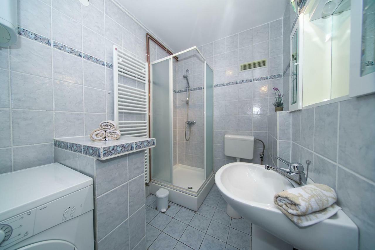 Apartments L&L Dugi Rat Zewnętrze zdjęcie