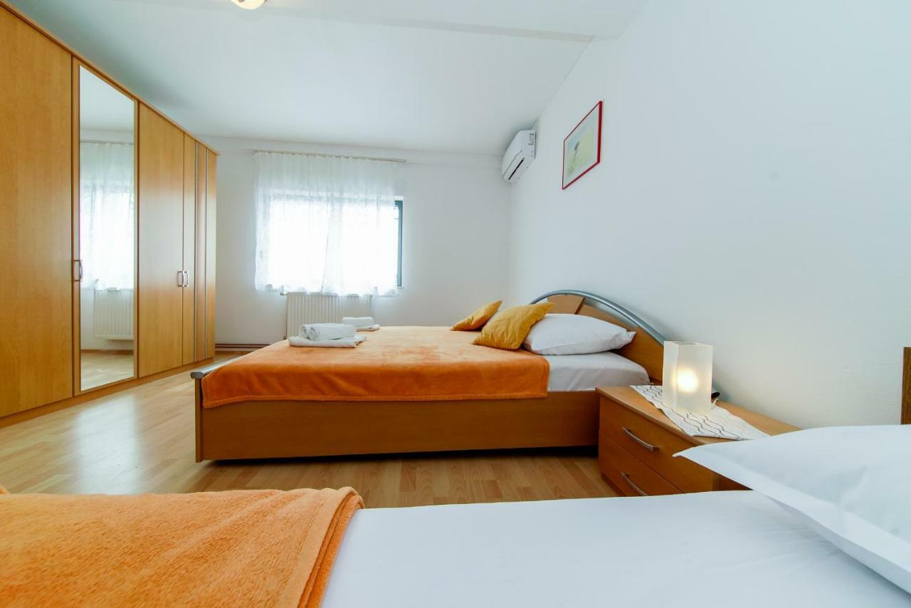 Apartments L&L Dugi Rat Zewnętrze zdjęcie